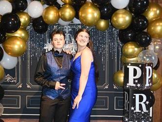Seri & friend-prom